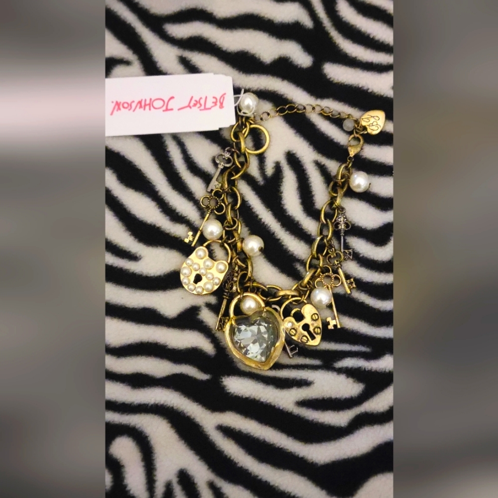 NWT Bracelet